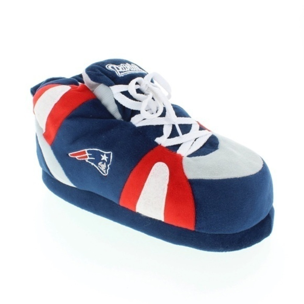 New England Patriots Slippers size MD - Womens 5.5-7.5, Mens 4.5-6.5